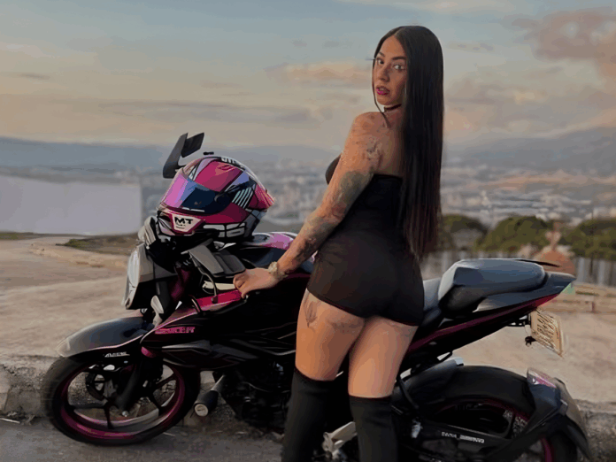 Influencer 'Bikergirl' murió en un accidente de moto