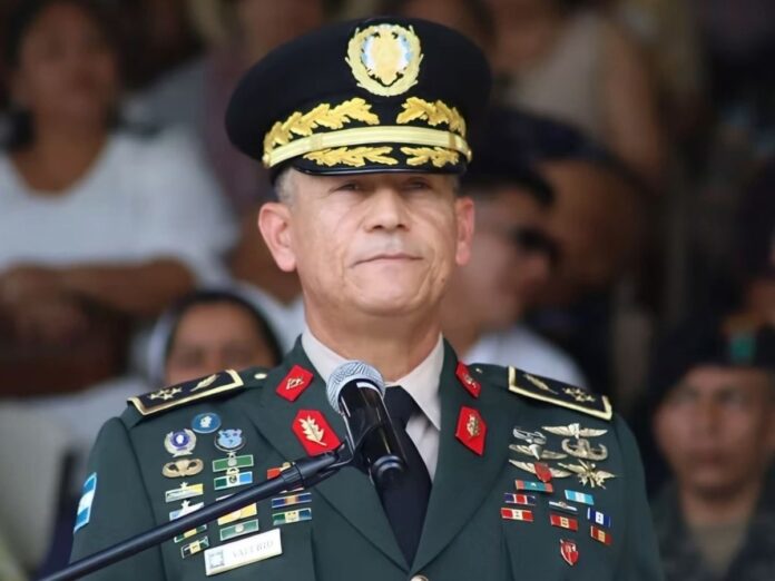 Héctor Valerio toma control FFAA