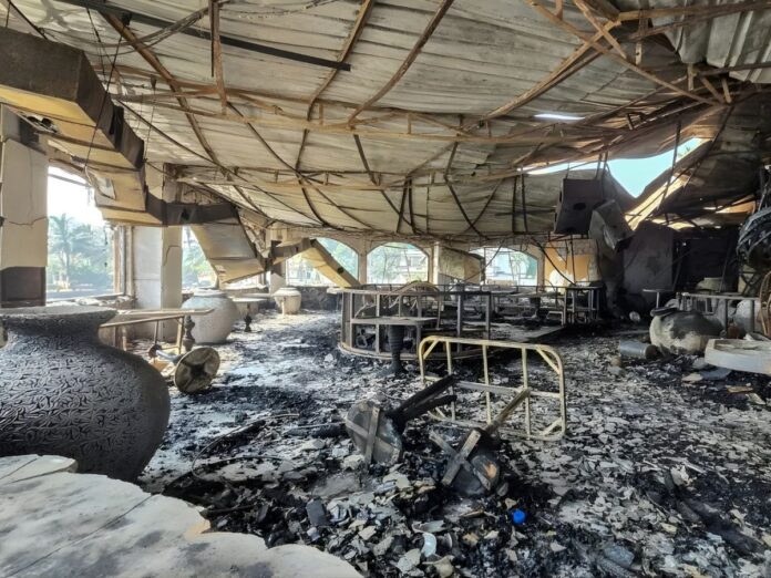 Incendio en club nocturno de India deja 25 muertos y varios heridos