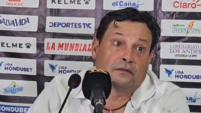 El técnico del Real España, Jeaustin Campos, anuncia el comienzo del trabajo para el siguiente campeonato.