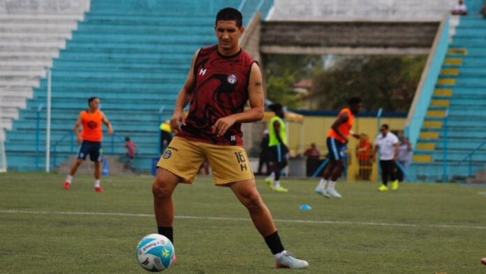 El experimentado defensa, Johnny leverón, decidió no seguir con CD Choloma.