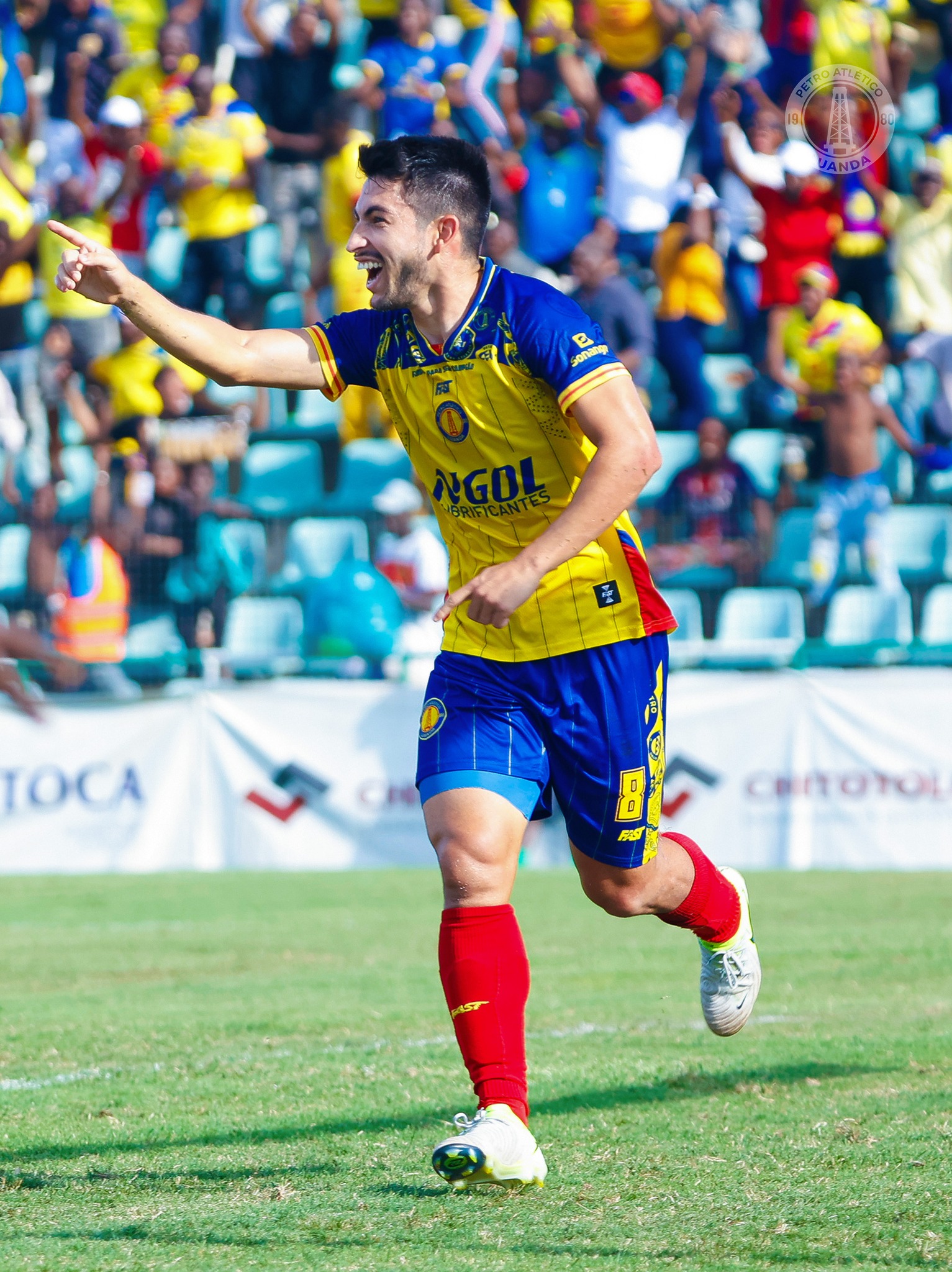 En la presente temporada de la primera división de Angola, Jonathan Rubio lleva anotados seis goles.