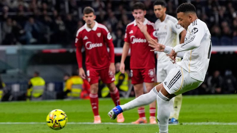 Kylian Mbappé transforma el penalti que iguala el récord de Cristiano Ronaldo.