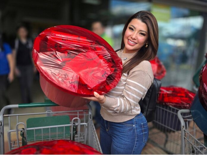 Milagro Flores comparte canastas