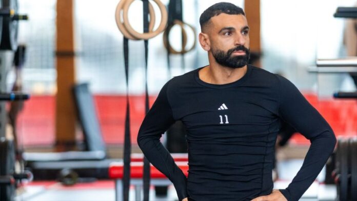 El delantero egipcio, Mohamed Salah, analiza no regresar a Liverpool después de la Copa de África.