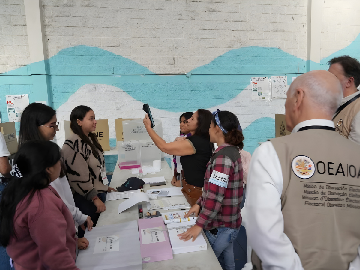 Los veedores electorales de la OEA pidieron "agilizar" el escrutinio.