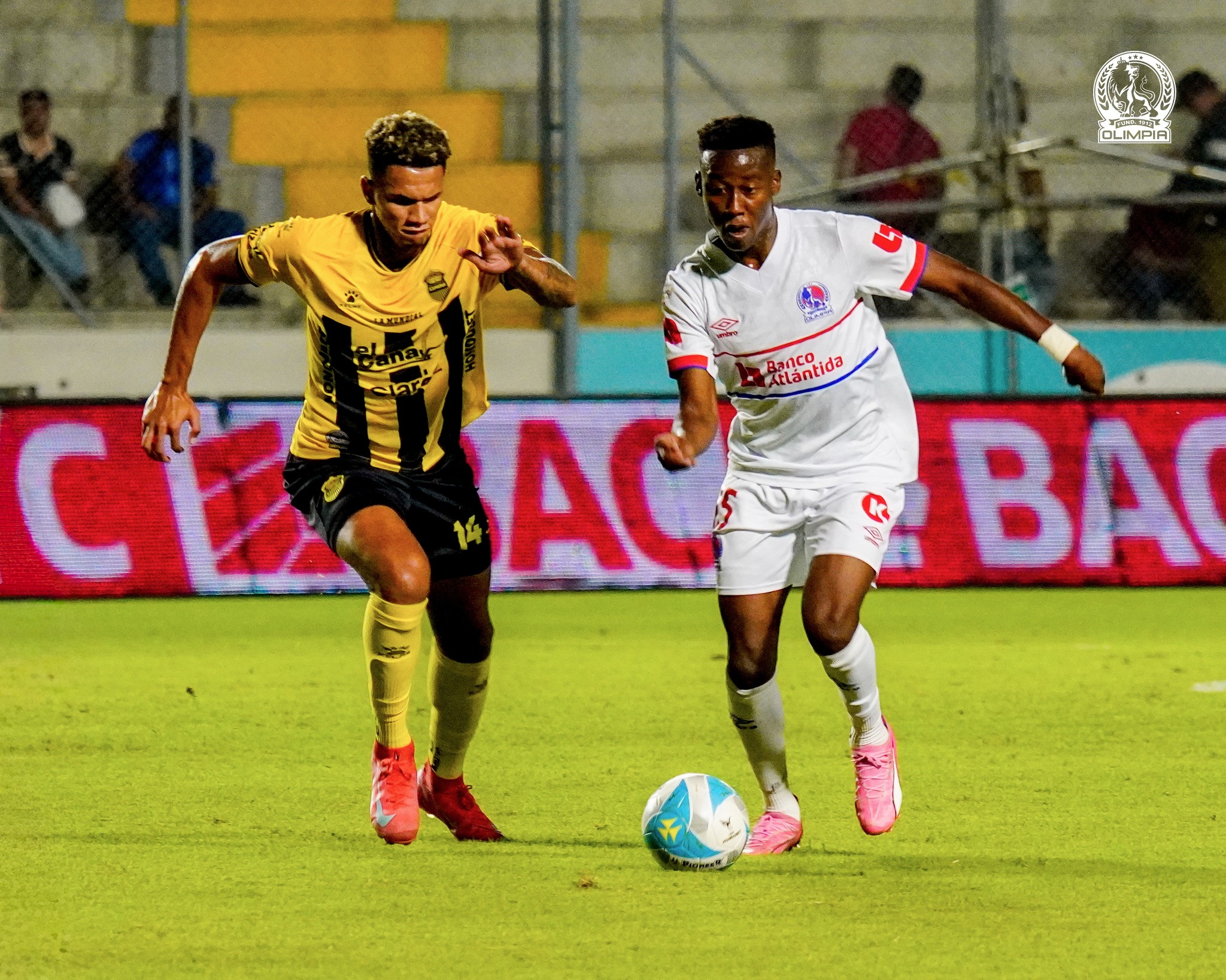 Olimpia cerró la Triangular A venciendo por 1-0 al Real España en el estadio Nacional "Chelato Uclés".