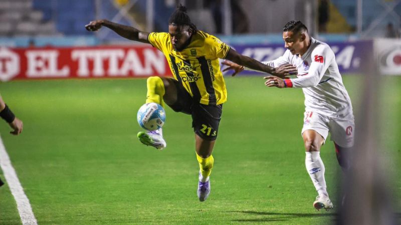 El Real España se despidió del torneo de Apertura cayendo en su visita a Olimpia en el estadio Nacional "Chelato Uclés".