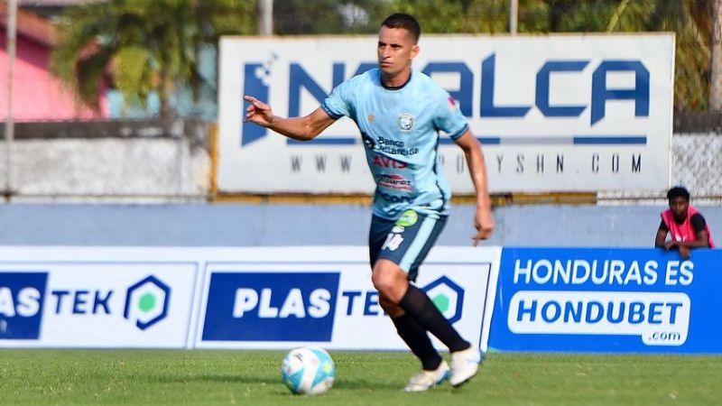 El volante de contención, Oliver Morazán, ya no sigue con Génesis Policía Nacional.