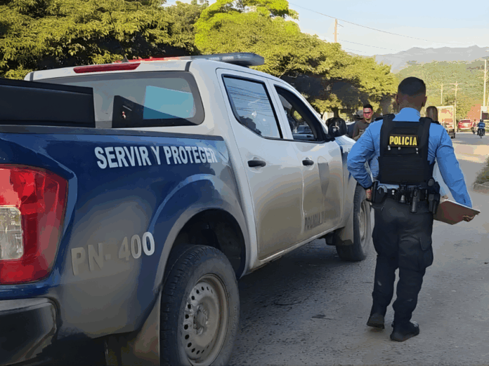 Hallan cadáver embolsado en el bulevar del este