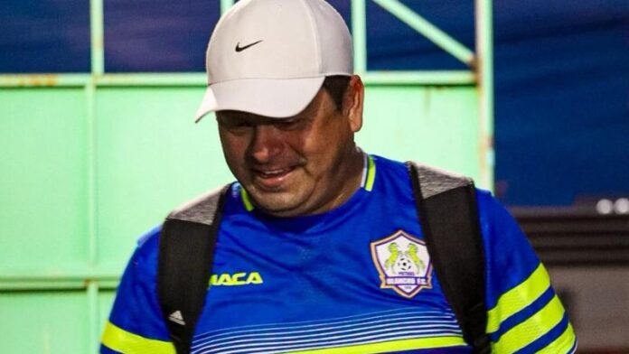 El técnico de Potros de Olancho FC, Reynaldo Tilguath, vuelve a señalar los errores infantiles que cometen sus dirigidos.
