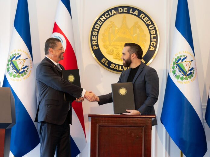 Rodrigo Chaves y Nayib Bukele
