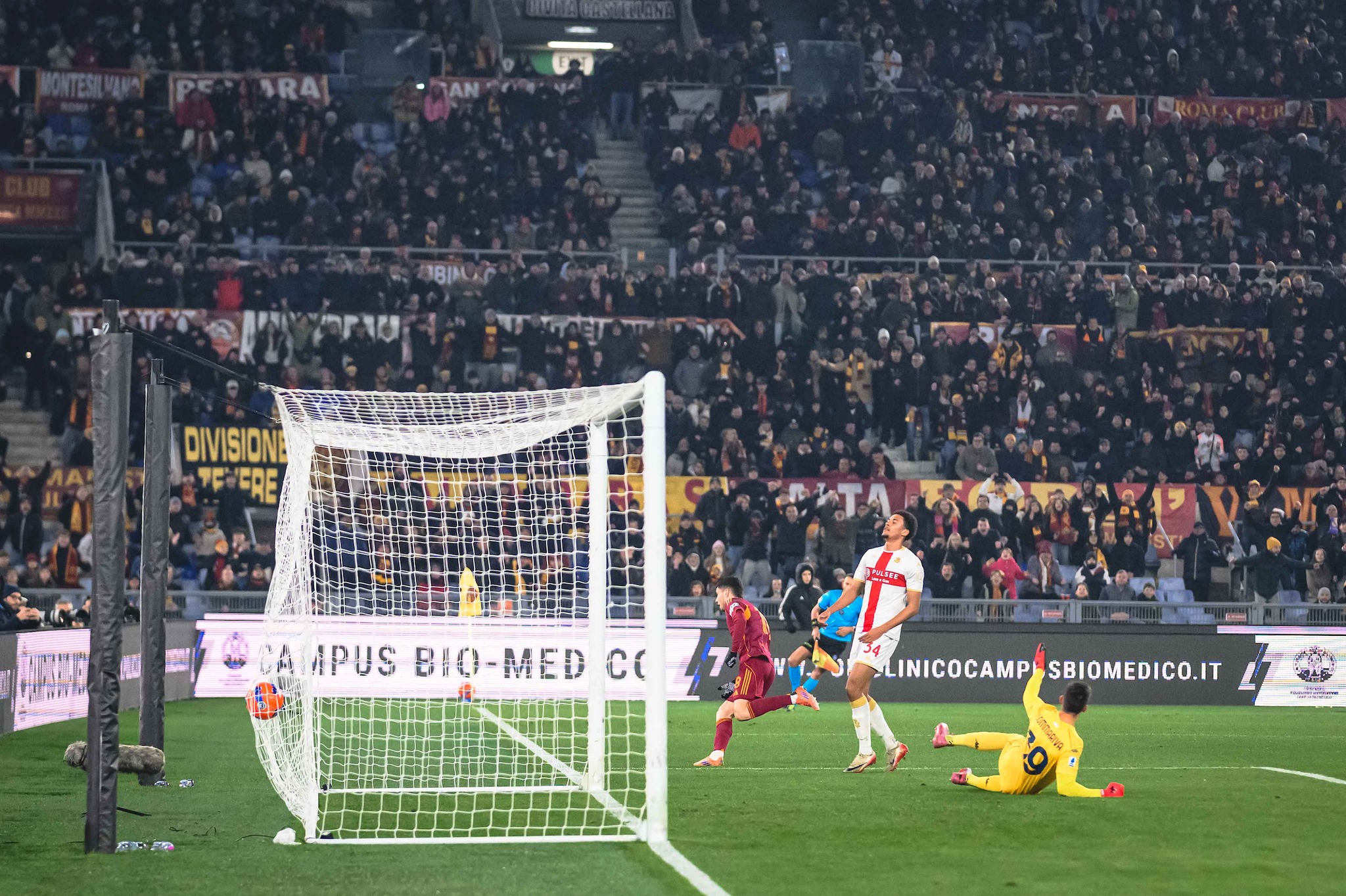 Matías Soulé anotó el primer gol de la Roma sobre el Génova, por la Serie A de Italia.