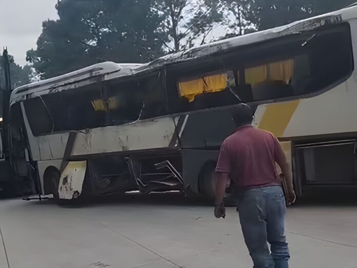 Retiran autobús accidentado Intibucá