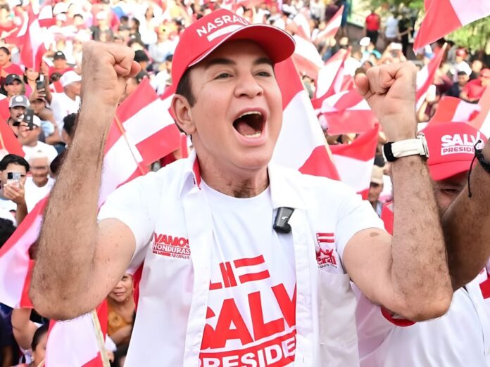 Nasralla asegura que con las actas pendientes sería el ganador de las elecciones en Honduras