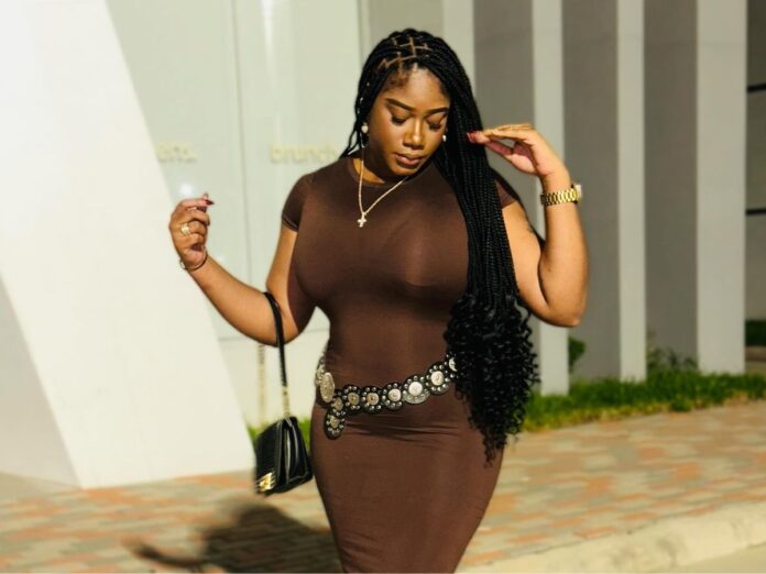 Esposa La More canción Alejandra