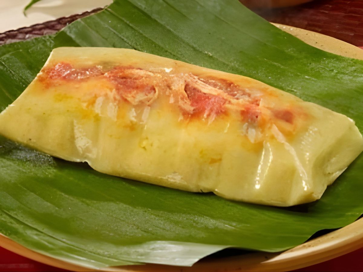 Hondureña causa revuelo al preparar tamales "de pescado" en esta Navidad