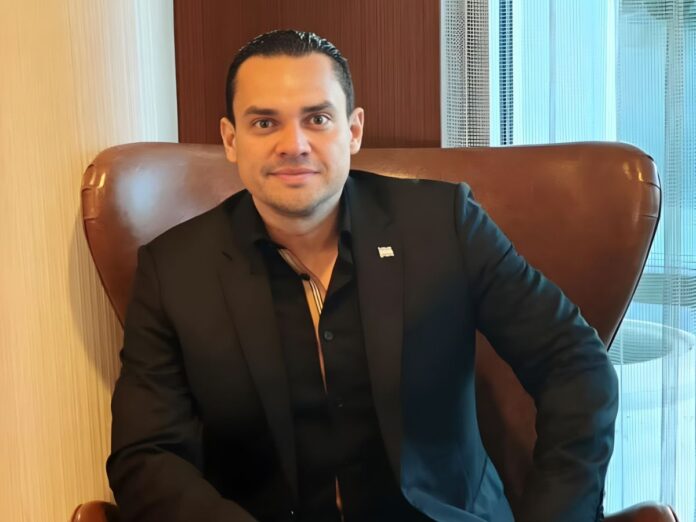 Zambrano exige acelerar el conteo de actas tras fallas en el sistema de transmisión