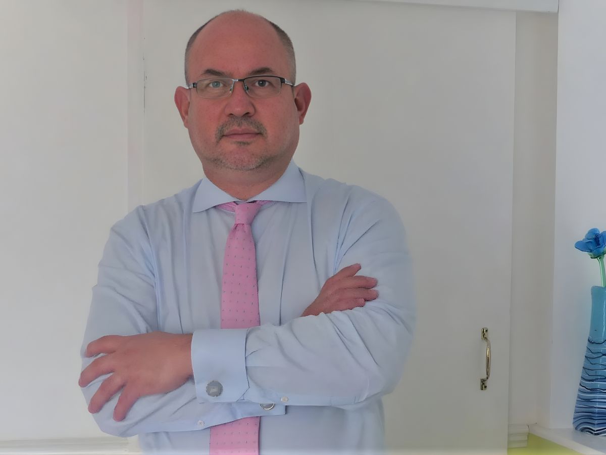 doctor-alvaro-ramirez