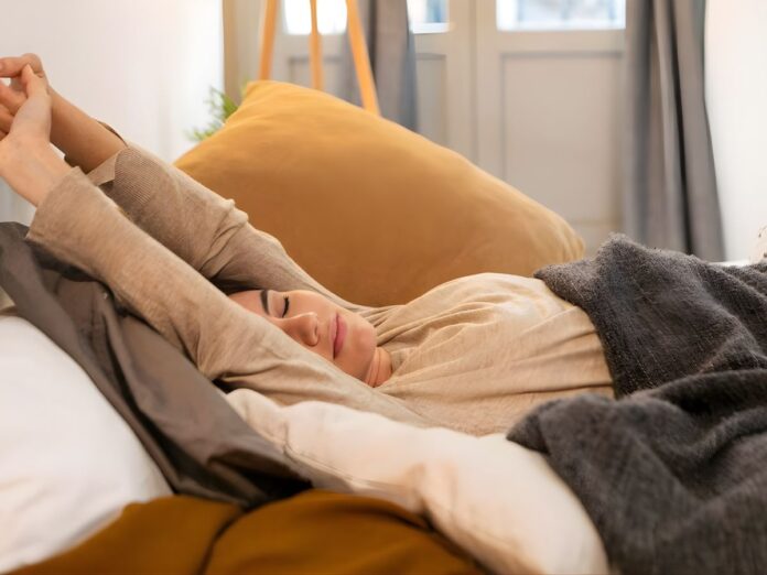 Por qué estirar y bostezar provoca una sensación inmediata de bienestar