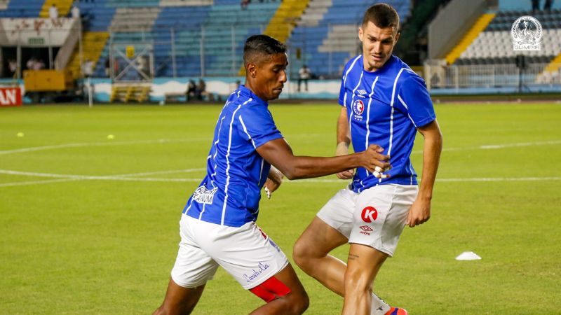 El volante de contención, Marcos Montiel, no se pudo ganar la titularidad en Olimpia.