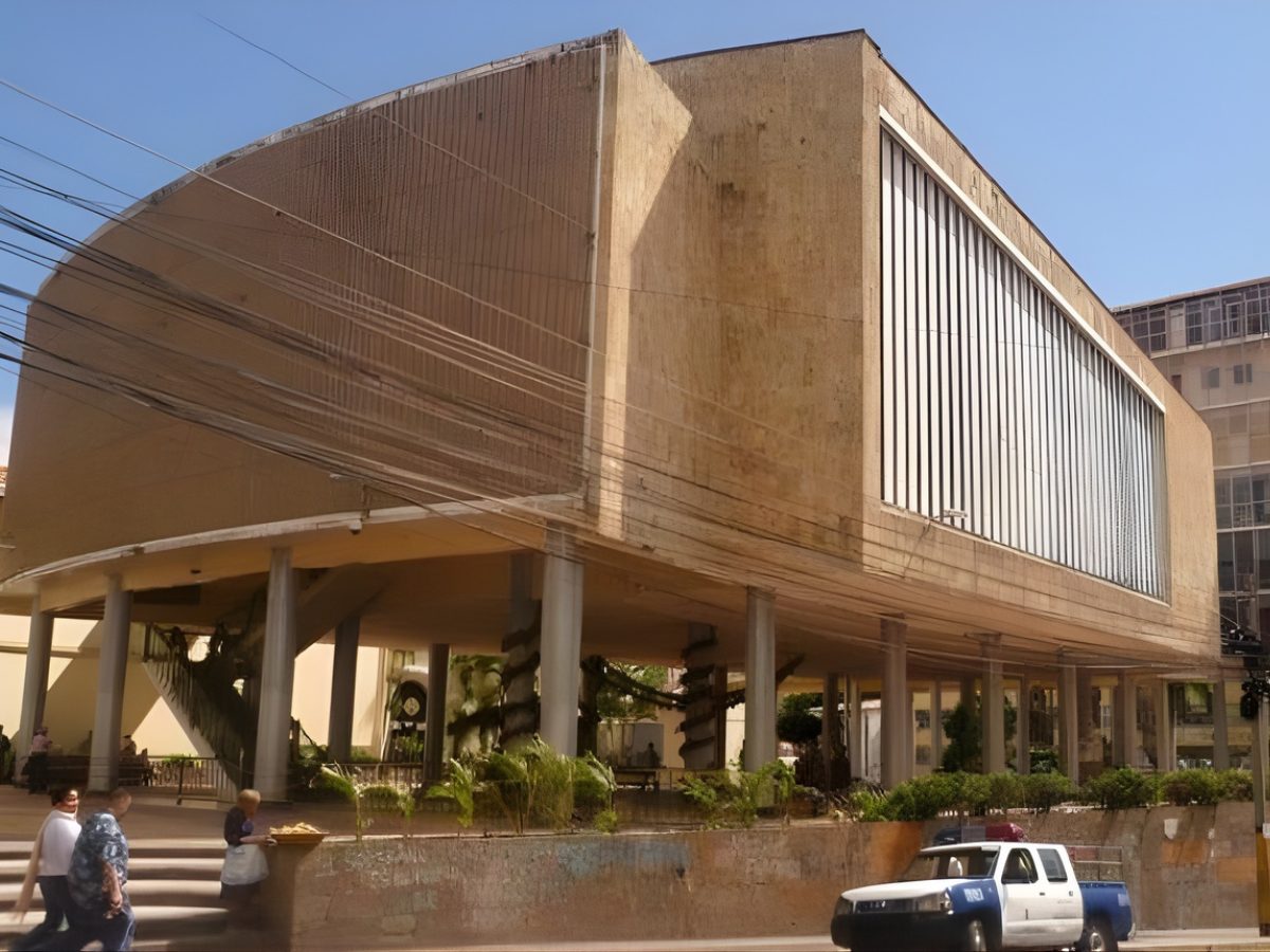 Gobierno extiende emergencia nacional