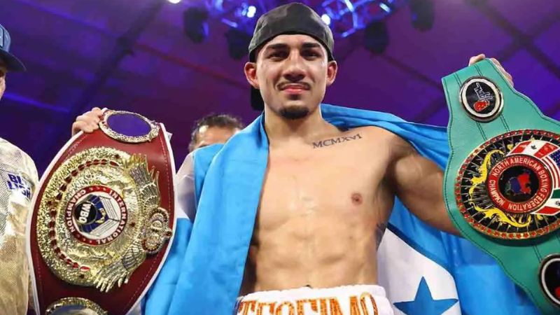 Teófimo López es el campeón de The Ring y de la Organización Mundial de Boxeo (OMB) en las 140 libras.