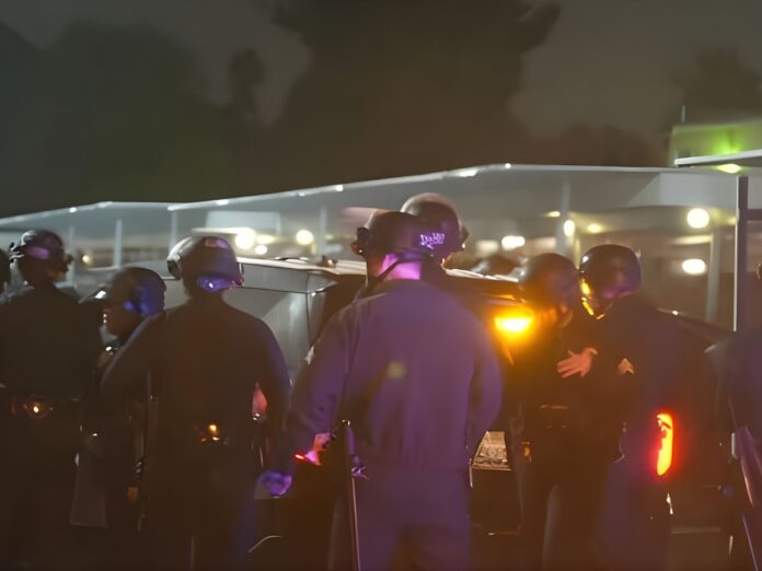 agente-ice-mata-hombre