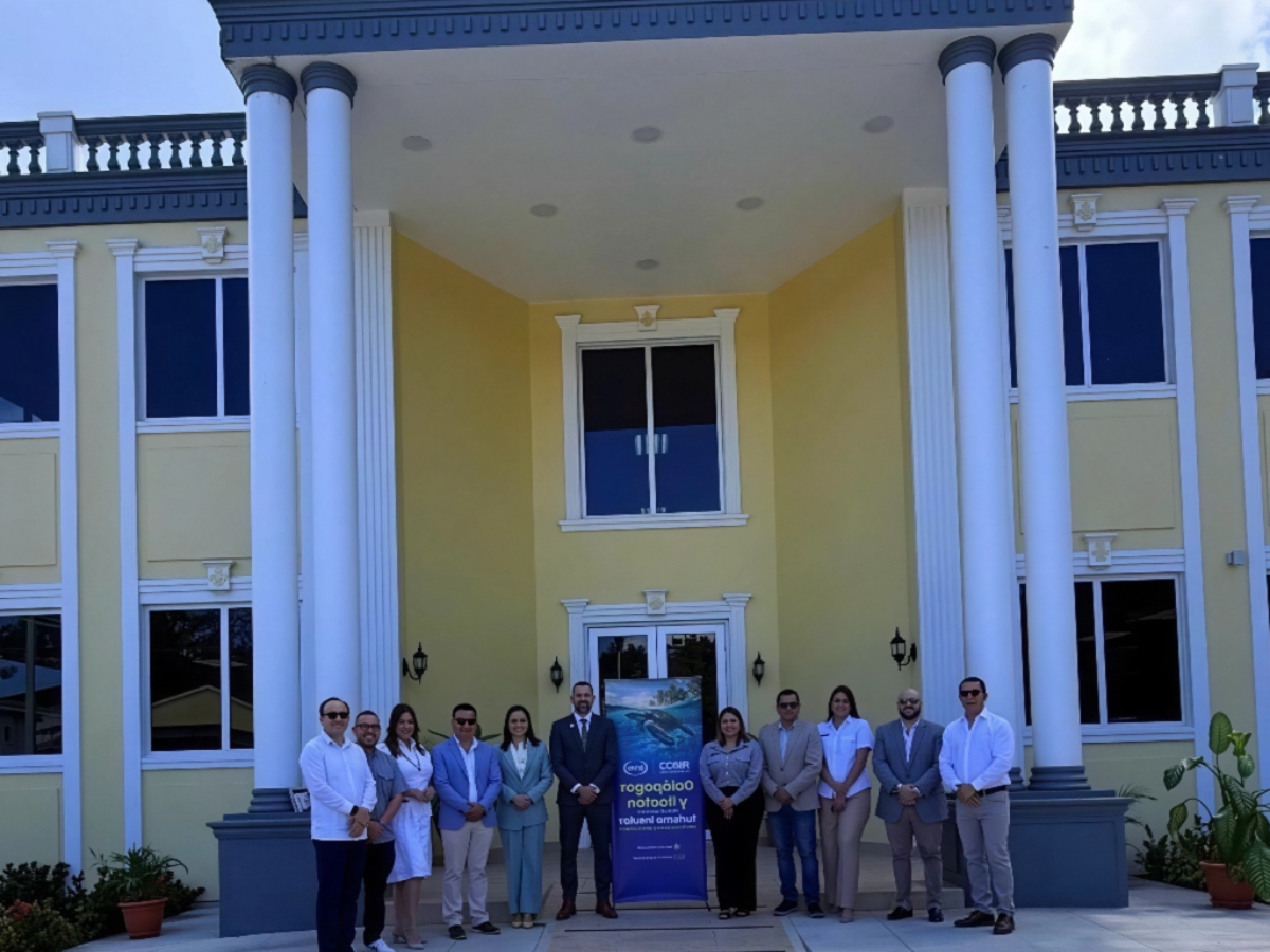 Roatán Busca el Éxito Sostenible: Inspiración en Galápagos